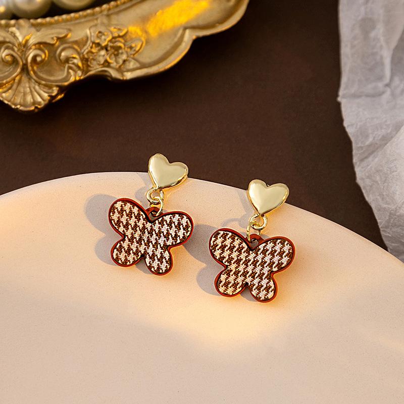 Autumn And Winter Retro Maillard Atmosphere Leopard Print Love Earrings, High-End Thousand Bird Grid Butterfly Asymmetric Earrings