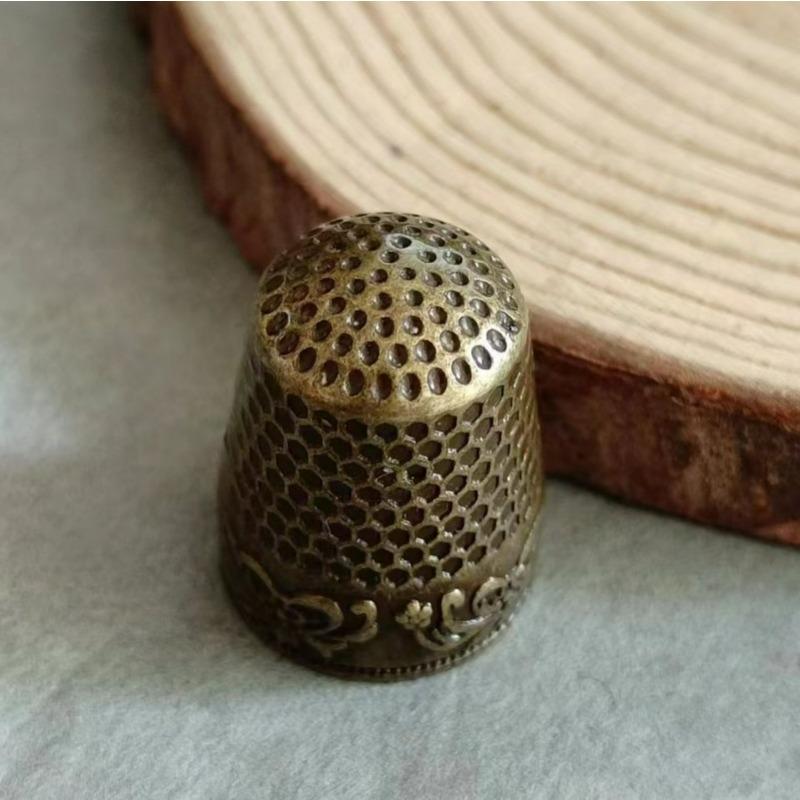 Retro-Kupfer-Fingerhut Haushalts-verdickter Fingerhut-Abdeckung, handgefertigter DIY-Kreuzstich-Ring-Fingerhut-Kappe