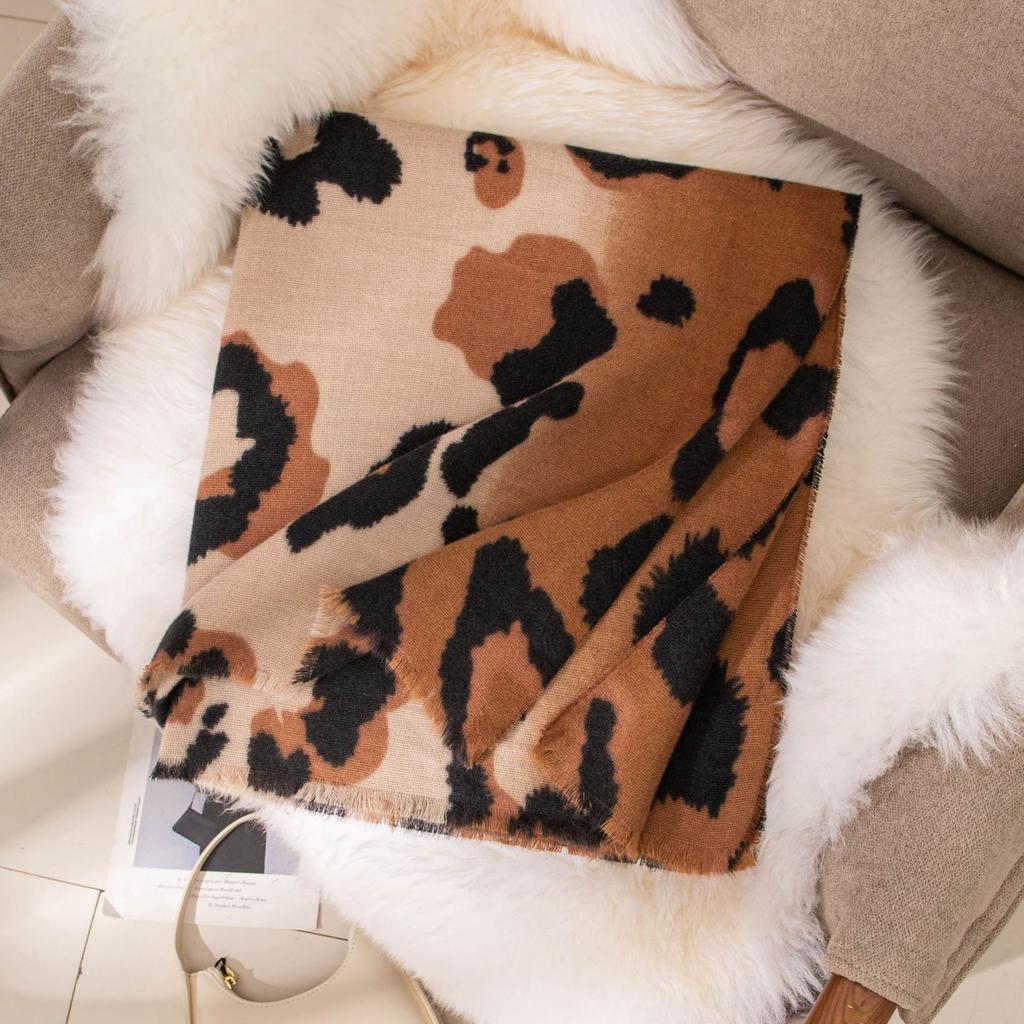 New Soft and Warm Imitation Cashmere Leopard Print Tassel Scarf High End Women's Scarf Shawl
