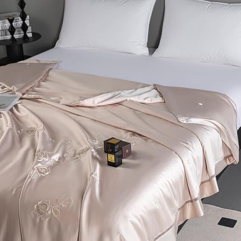 FIRS Luxury Mulberry Silk Comforter