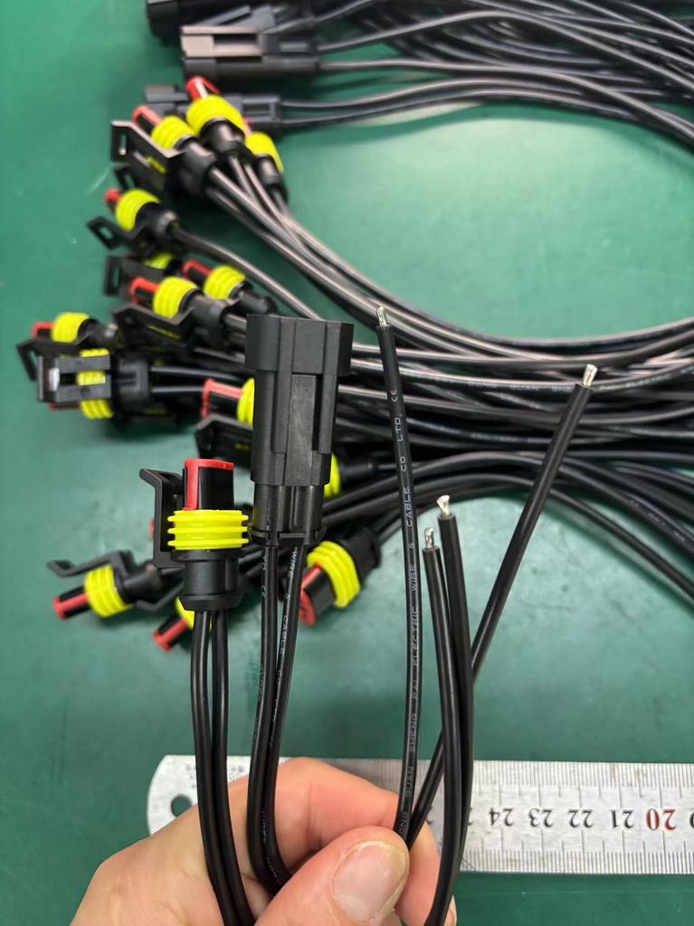 ETERNALSTAR Customized 4 Pin Waterproof AMP Car Electrical Connector Wire Harness with Waterproof Cap for Automobile Use