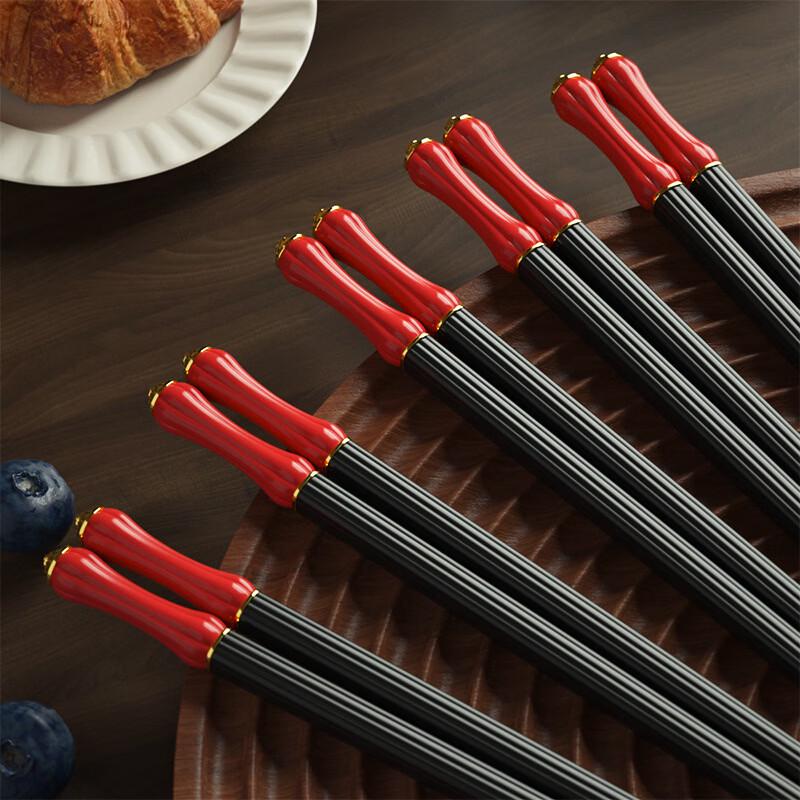 

Cartoon Gourd Pattern Alloy Chopsticks