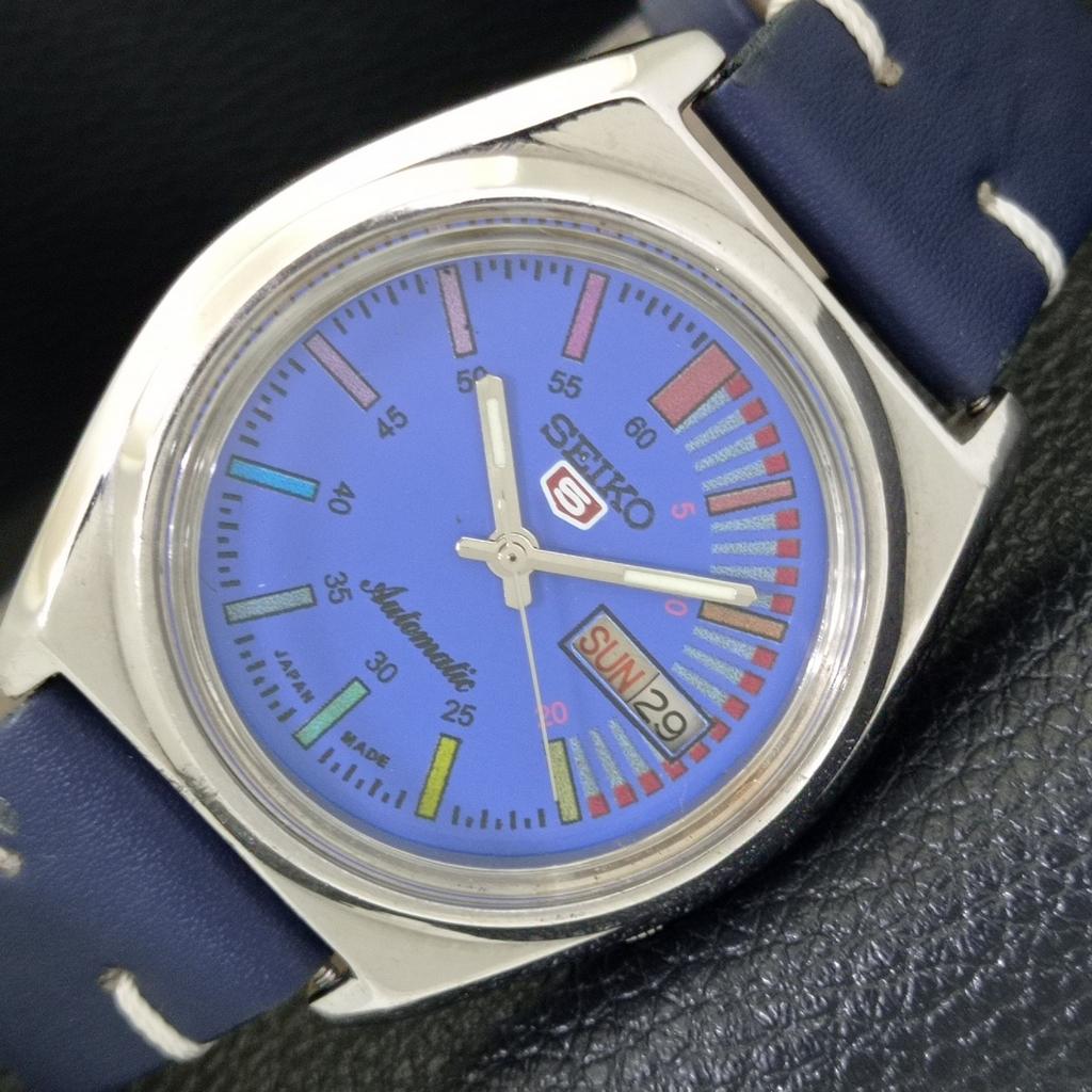 

AUTOMATIC 7009A VINTAGE SEIKO 5 JAPAN MENS BLUE COLOR DIAL WATCH a701554-5 R206b-a701554