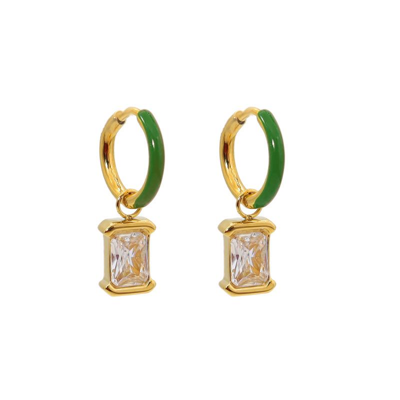 

2023 Новые европейские и американские простые серьги с простым кольцом из титановой стали и циркона. Высококачественные нишевые серьги с позолотой 18 карат, универсальные серьги.