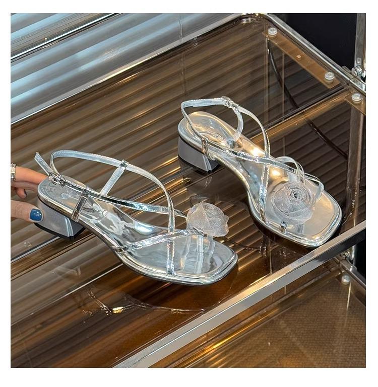 Fashion Women's High Heels 2025 Summer Outdoor Clip Toe Chunky Heels Fashion Camellia Buckle Strap Comfortable Height Increase Sandals