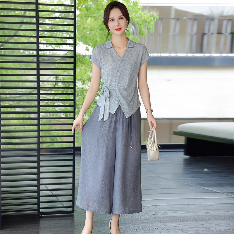 

Elegant Short-Sleeved Summer Top for Moms and Seniors - Stylish and Dignified Casual Wear 3XL (Recommended 135-145 lbs)