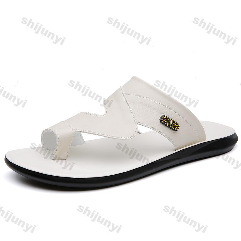 Fashion Men Sandals 2025 Summer New Non Slip Breathable Lightweight Soft Sole Beach Shoes Comfortable Fashion Clip Toe Slip On Slippers