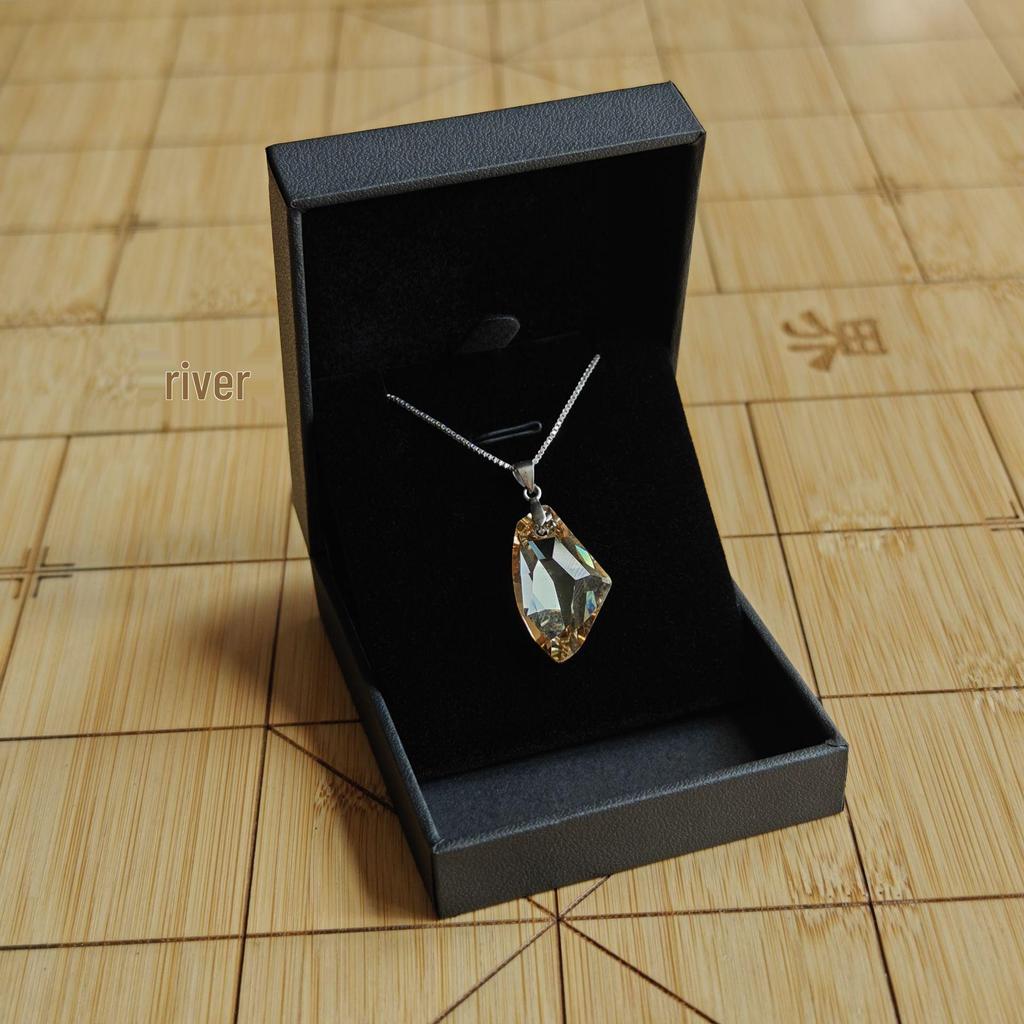 Jewelry Packaging: Boxes for Jewelry, Bracelets, Earrings, and Necklaces