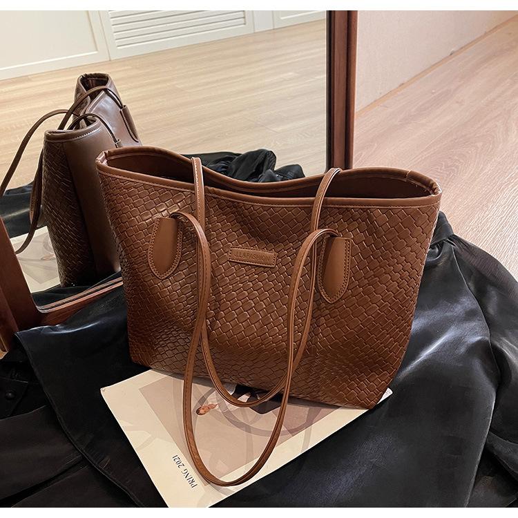 Большая вместительная сумка-тоут для женщин повседневная сумка через плечо модная сумка-тоут из искусственной кожи для работы сумка в стиле ретро для поездок на работу коричневый 1598₽