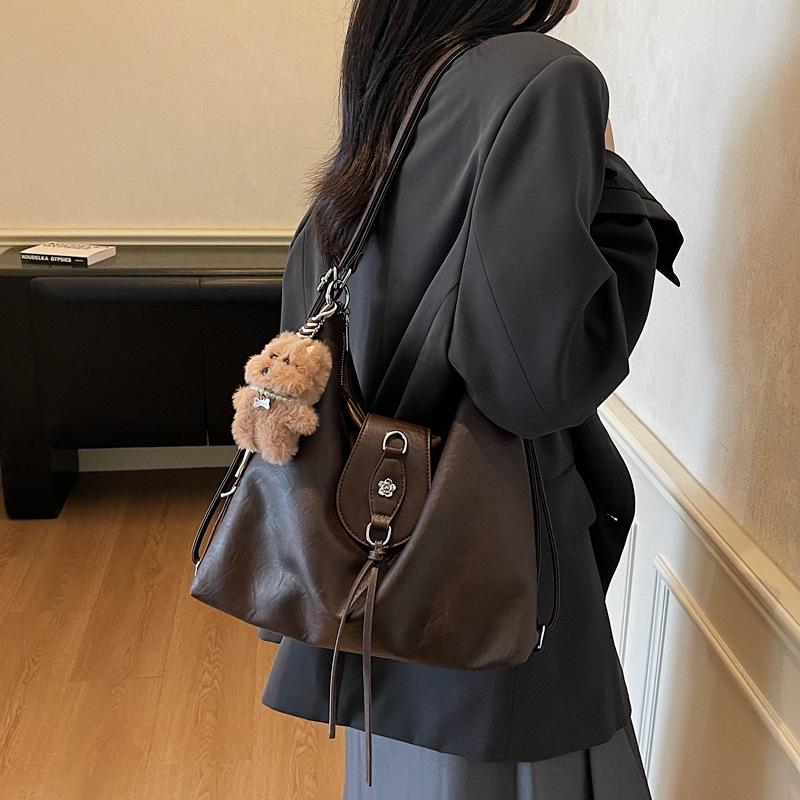 Women's Retro Single Shoulder Bag - Autumn 2025 Trendy Fashion, Korean-Style, Large Capacity Tote Backpack