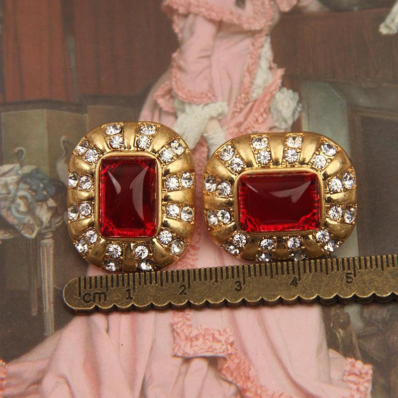 Square Oval Stud Earrings Niche Retro Personalized Earrings Light Luxury High-end Temperament Earrings