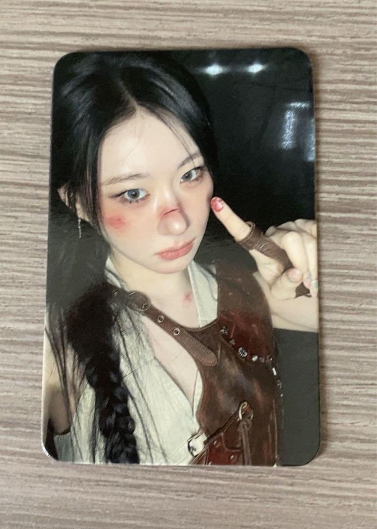 

[USED] itzy GWBG aladin pre-order bonus trading card Chaeryeong
