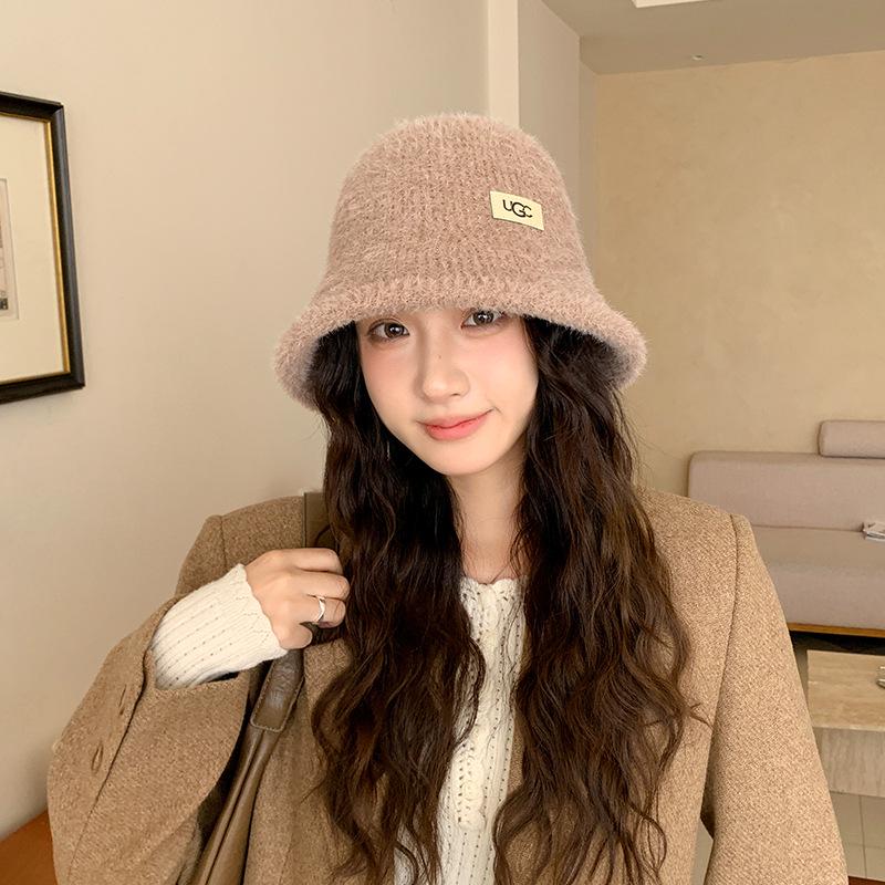 

Autumn/Winter Rabbit Hair Blend Knitted Bucket Hat: Windproof, Warm, and Versatile Fisherman Style One Size (56-58cm)