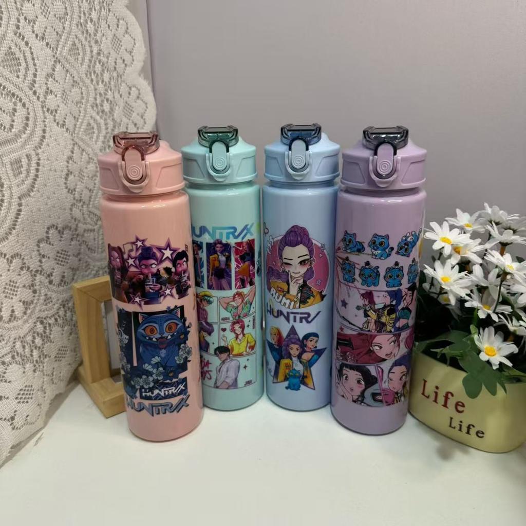 Ragazza Cacciatrice di Streghe Gruppo Musicale Tazza Media Carino Motivo Tazza con Cannuccia Tazza d'Acqua Studente Cinturino a Molla Cartoon Sport Fitness Tazza