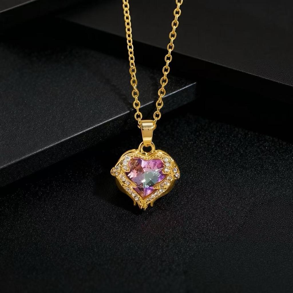 Metal Heart Crown Collarbone Necklace Hip Hop Pendant Necklace For Women Luxury Chain Accessory