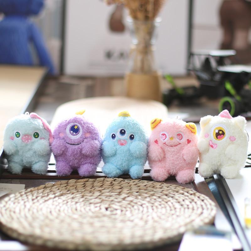 Charmantes kleines Monster Schlüsselanhänger Plüsch Entzückender Cartoon-Stil Weich und kuschelig mit großen Augen