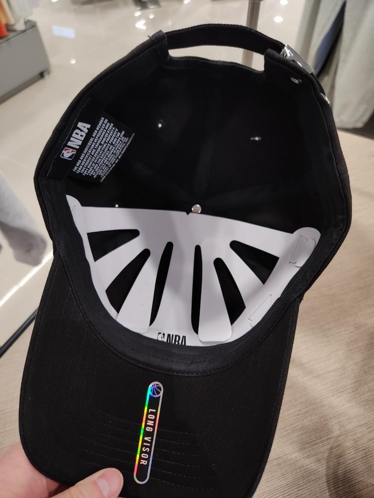 [NBA] Unisex Tone-on-Tone Volume Embroidery Overcap Soft Cap Hat N245AP232P