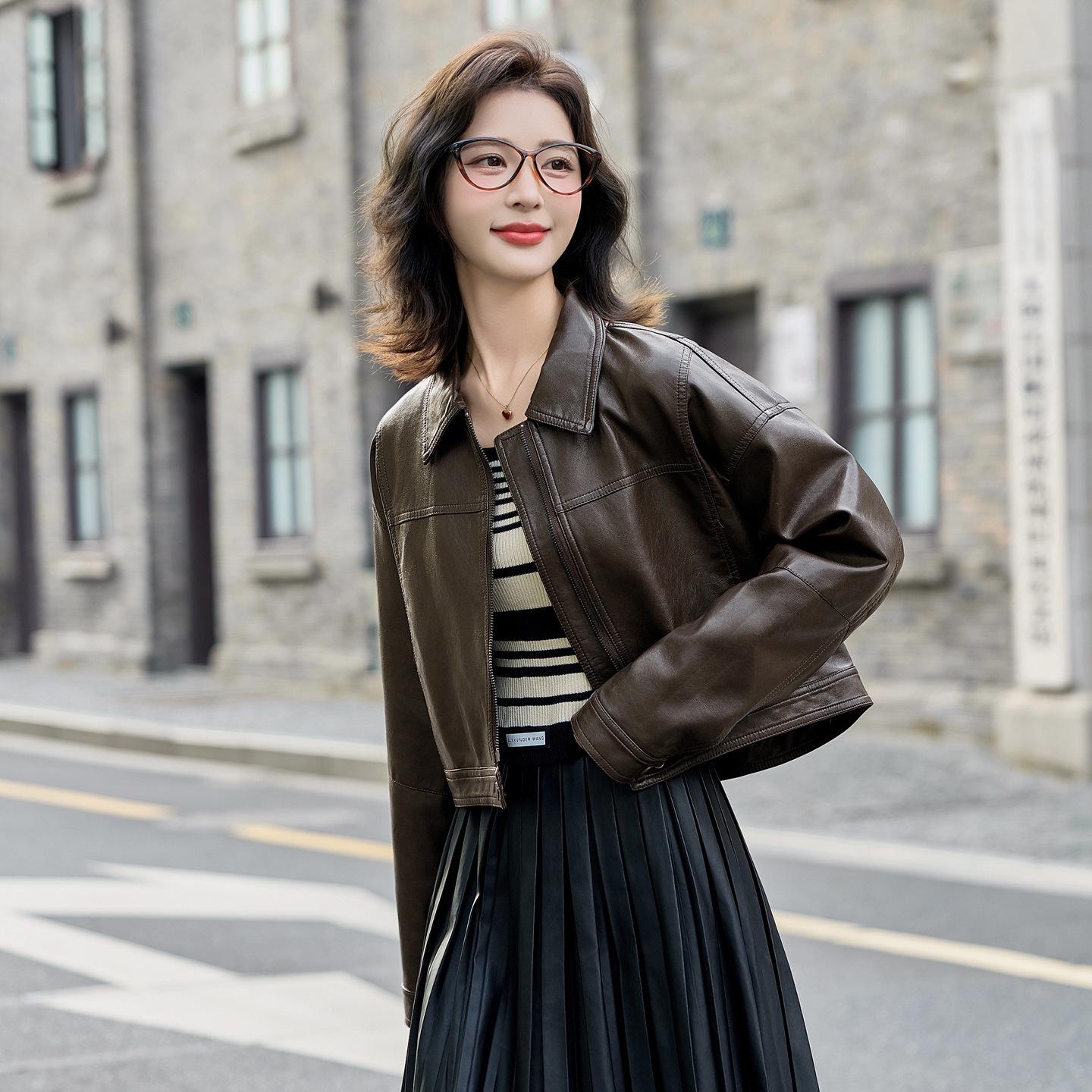 

Women s Sheepskin Leather Motorcycle Jacket - Short, Loose Fit, Casual Lapel for Autumn & Winter Fashion Medium