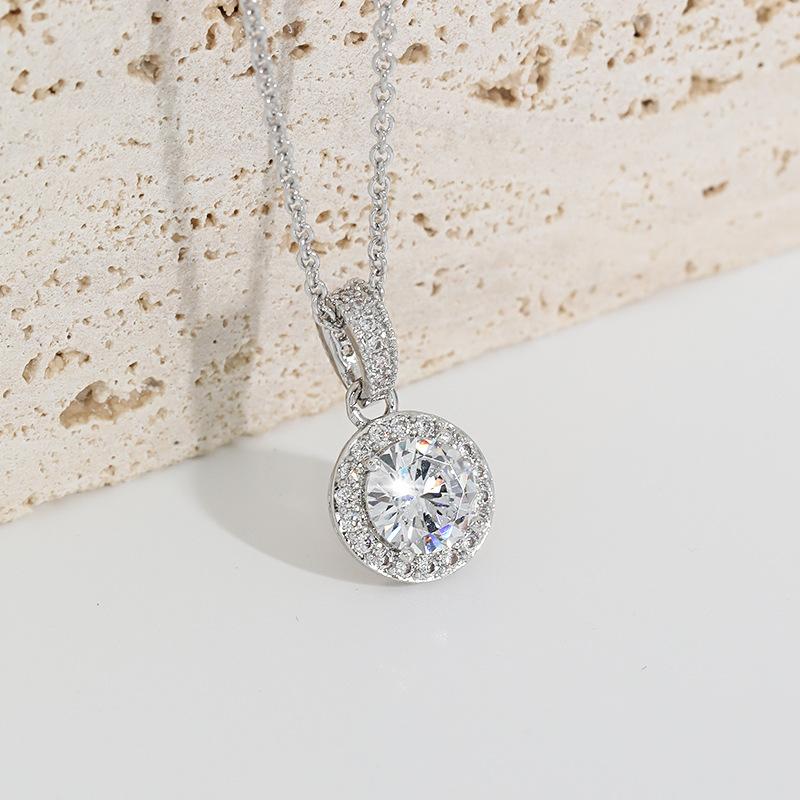 Round Diamond Pendant Necklace, High-end Design Full of Diamond Sunflower Zircon Round Ring Necklace.