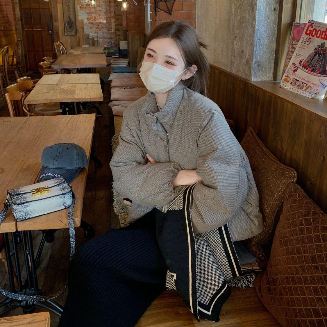 

Женский короткий пуховик 2023 - Сверхтонкая гусиная лапка, Теплый, Повседневный и Универсальный зимний пуховик L (for 125-138 lbs)