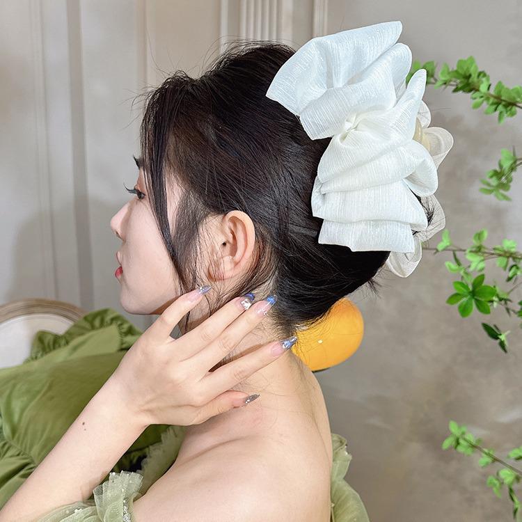 Silver Mesh Bow Bubble Claw Hair Clip for Women - Enhances Hair Volume, Perfect for Updos.