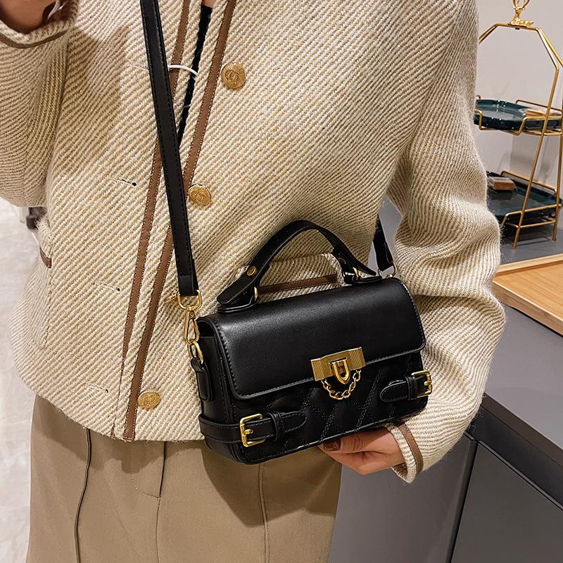 Rhombus bag handbag bag 2025 new trendy retro versatile small square bag women's winter high-end versatile messenger bag