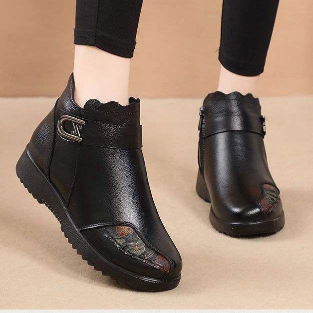 

Мамины короткие ботинки теплые и флисовые на плоской подошве нескользящие кожаные туфли женские зимние для среднего и пожилого возраста ботинки пушистые пожилые хлопковые туфли плоские h 40