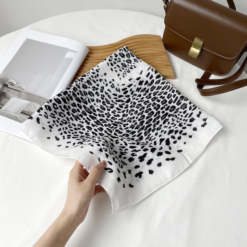 High-End Silk Scarf Fashion Leopard Print Square Scarf Four Seasons Versatile Retro Clothing With Scarf Waist Silk Scarf Women