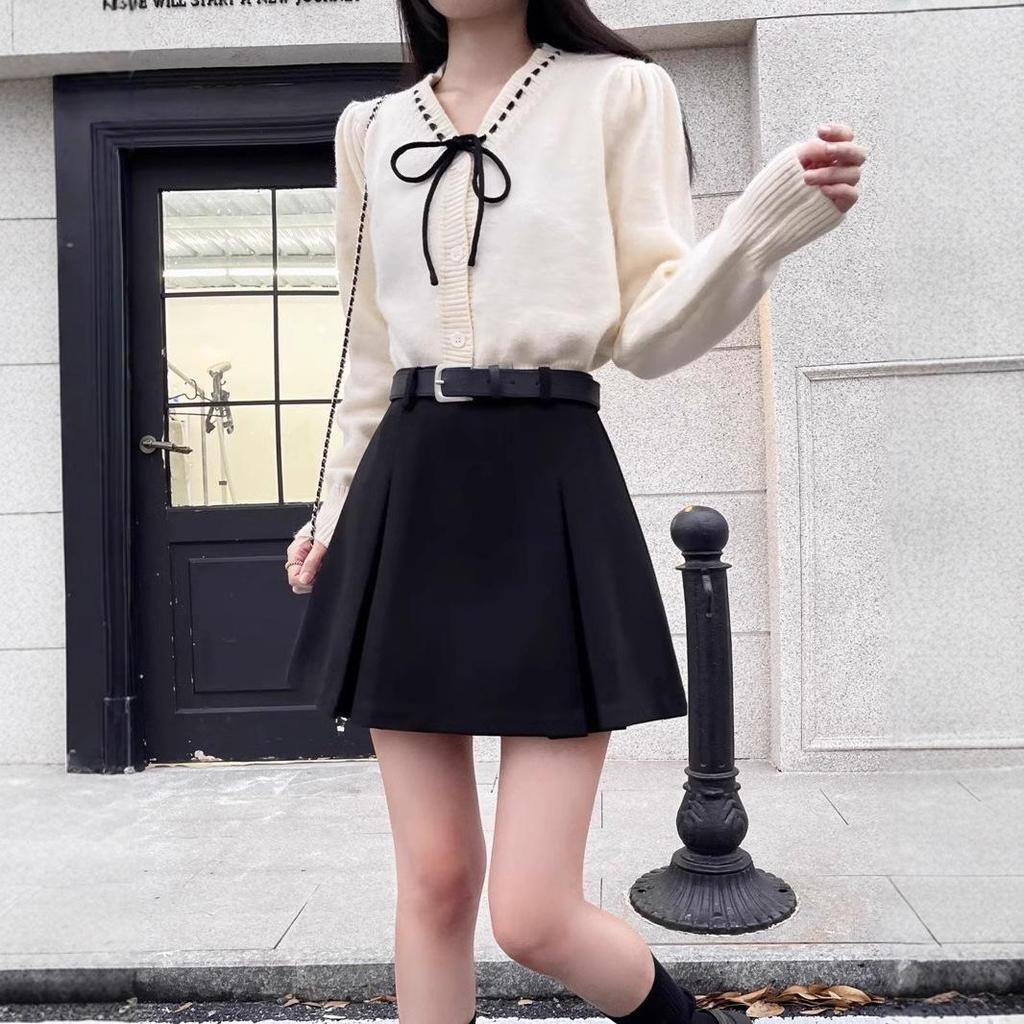 New 2024 Chic Retro Woolen A-Line High Waist Pleated Mini Skirt for Women