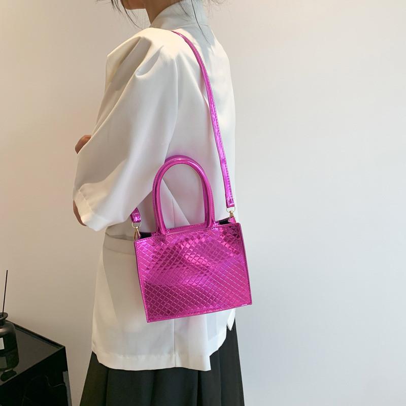 Stilvolle kleine quadratische PU-Tasche für Damen in trendigen Farben, perfekt für den lässigen Weg zur Arbeit