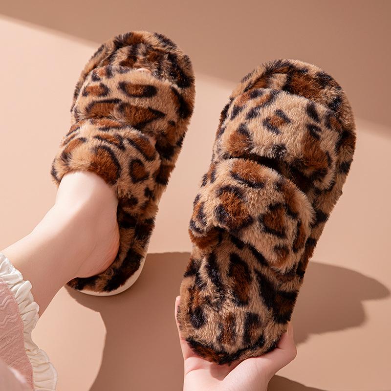 Leopard Print Cotton Slippers with Parallel Bars and Plush Slippers for Home Use, Cotton Slippers for Indoor Use, and Plush Slippers for Indoor Use