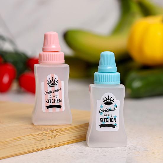 1 Set Condiment Bottle Mini Cute Portable Easy Control Reliable PET Material Leak-proof Squeeze Sauce Bottle