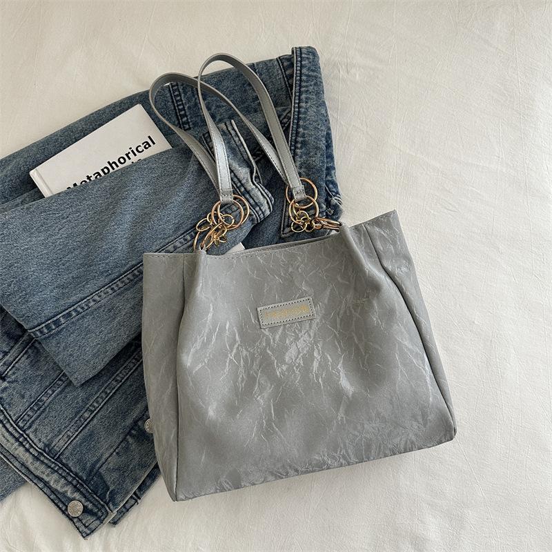 Simple and Fashionable Summer New Large-capacity Single-shoulder Women's Bag Casual Solid Color Chain Underarm Tote Bag