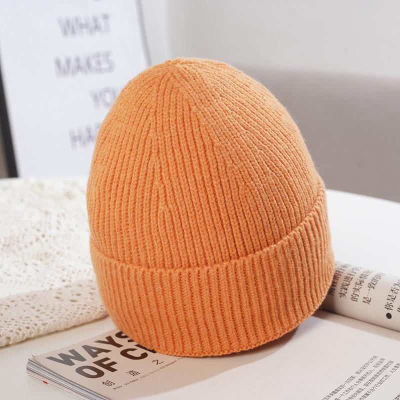 

Женские шапки на осень и зиму однотонные плюс бархатная вязаная шерстяная шапка в корейском стиле универсальная, подчеркивающая лицо, маленькая холодная шапка мужская