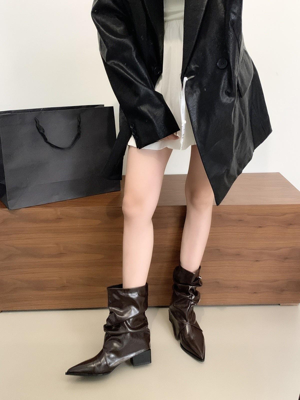 

Autumn fashion pointed pleated low tube thick heel thin locomotive belt buckle Martin women s short boots fashion 40 темно-коричневого кольору