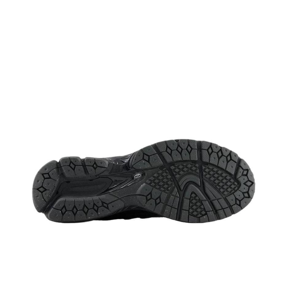 New Balance Unisex 1906R Black/Dark Silver Metallic/Black Cement Lifestyle Sneakers U1906RNB