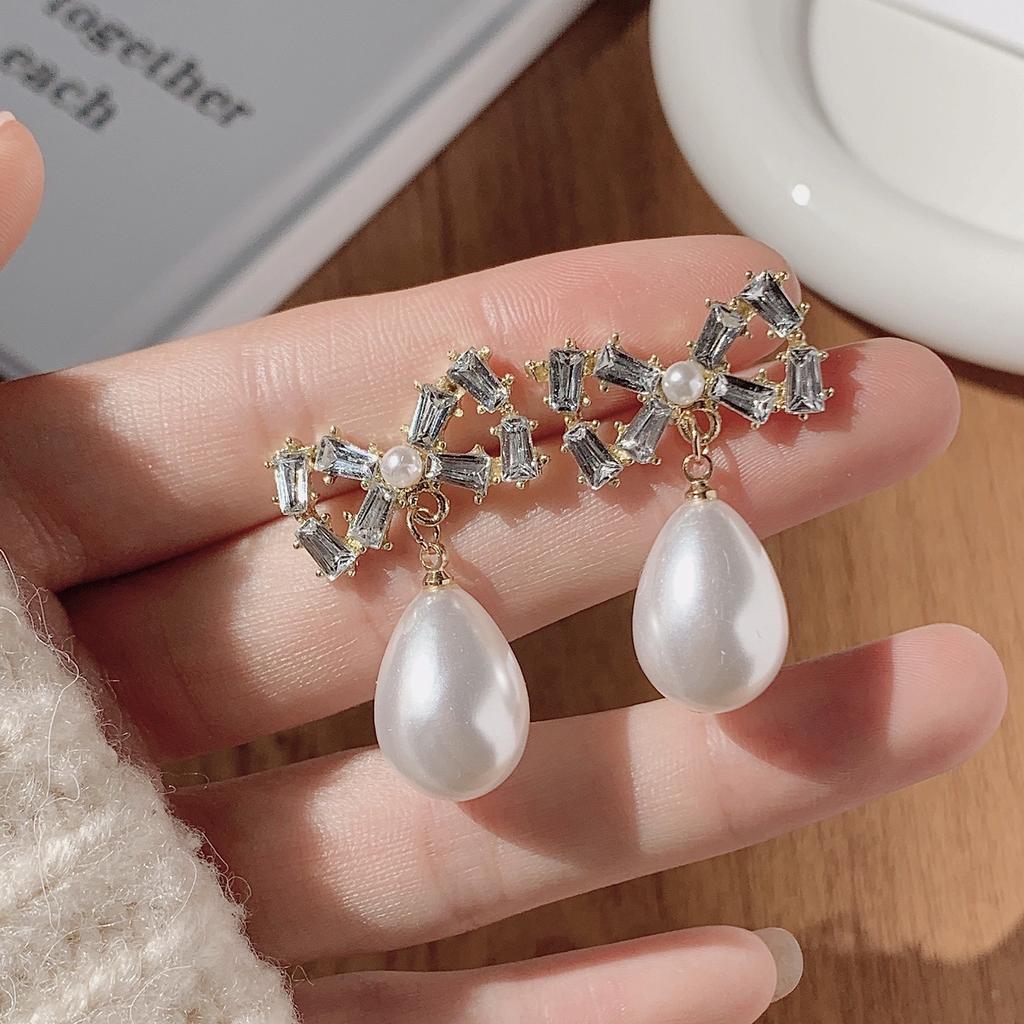 French Baroque Special-Shaped Pearl Pendant Earrings Women'S Niche Fashion Versatile Design Sense Knotted Earrings Earrings