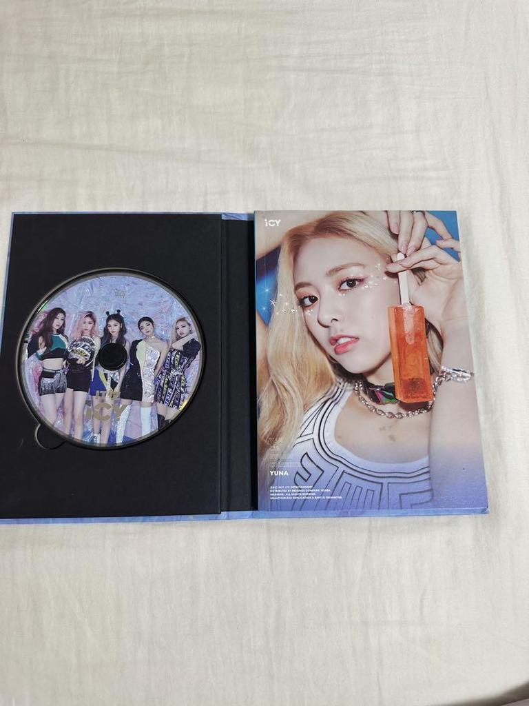 [USED] ITZY IT'z ICY Album CD
