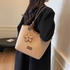 Hand carry versatile bucket bag women's bag 2025 new fashion texture shoulder bag casual messenger bag