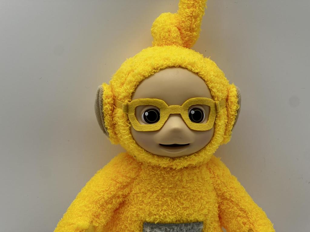 Teletubbies (Lara) Plush Toy with Cute Glasses, Approximately 32cm, Unused, Official Prize, Amusement Prize