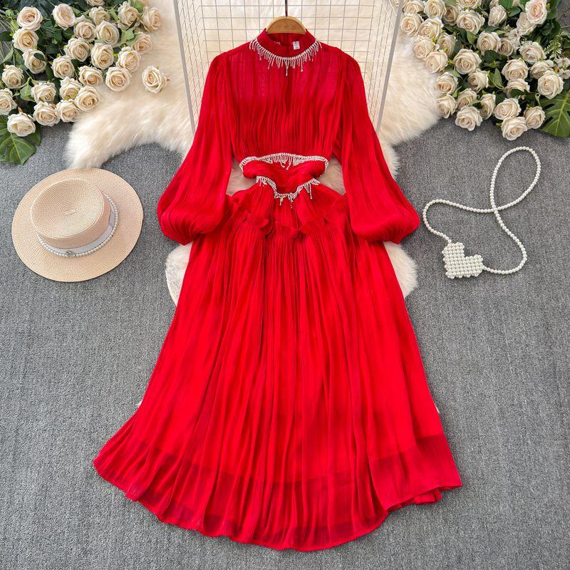 

Весенняя одежда 2024 Новое поступление Французский шикарный Классический стиль Западный стиль Платье длинное с бриллиантовой кисточкой, плиссированное и с талией Тренд Red M