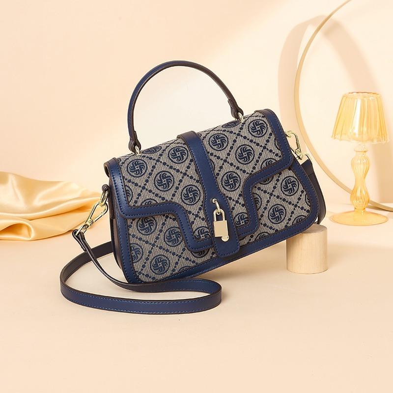 Versatile Oblique Span Small Square Bag, High-end Retro Small Bag, Autumn and Winter New Women's Bag, Fashionable and Simple Shoulder Bag.