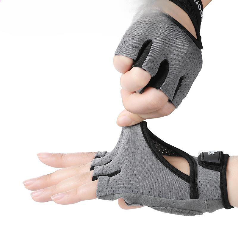 Half Finger Men and Women's Equipment Training Horizontal Bar Breathable Non Slip Wear Resistant Anti Cocoon Resistant Sports Riding