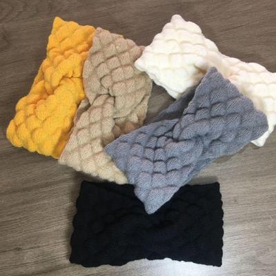 Korean Style Wide-Brimmed Plaid Headband – Warm, Versatile Hair Accessory for Autumn and Winter