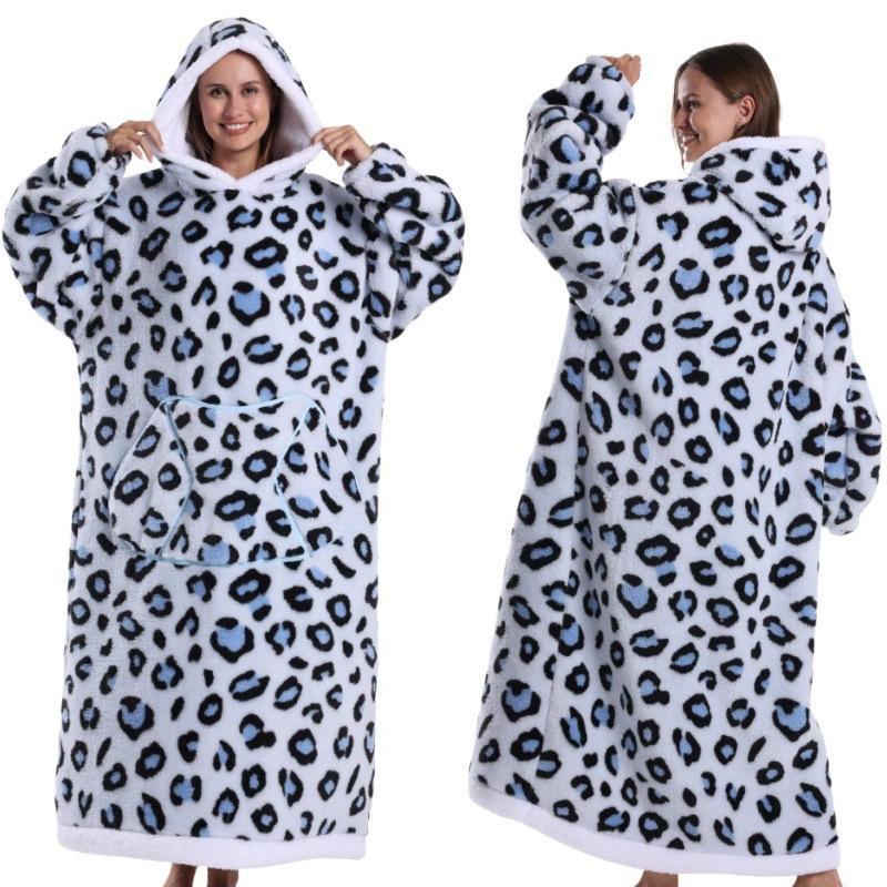 Autumn and winter sports and leisure warm TV blanket senior women's plush comfortable soft bathrobe warm fluffy robe