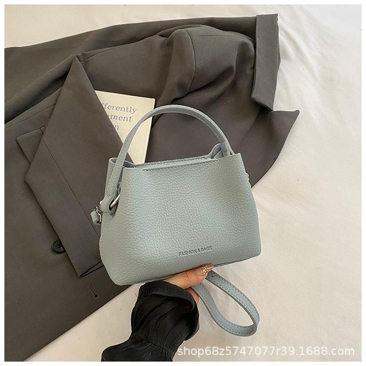 Korean Version of Fashion Bucket Bag 2025 New Trend Versatile Women Crossbody Niche Popular Super Fire Shoulder Bag