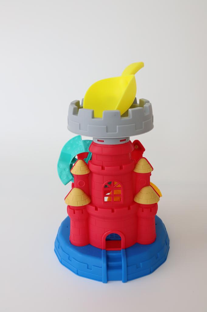 Sandbox toys Royal castle - red