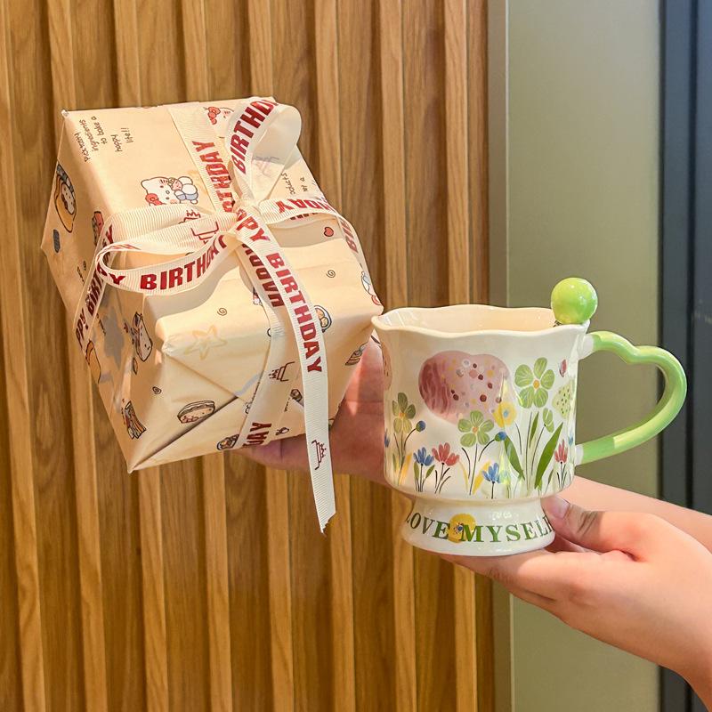 Hochwertige florale Keramiktasse, Nischendesign Keramik-Trinkbecher, Geburtstagsgeschenk für Mädchen