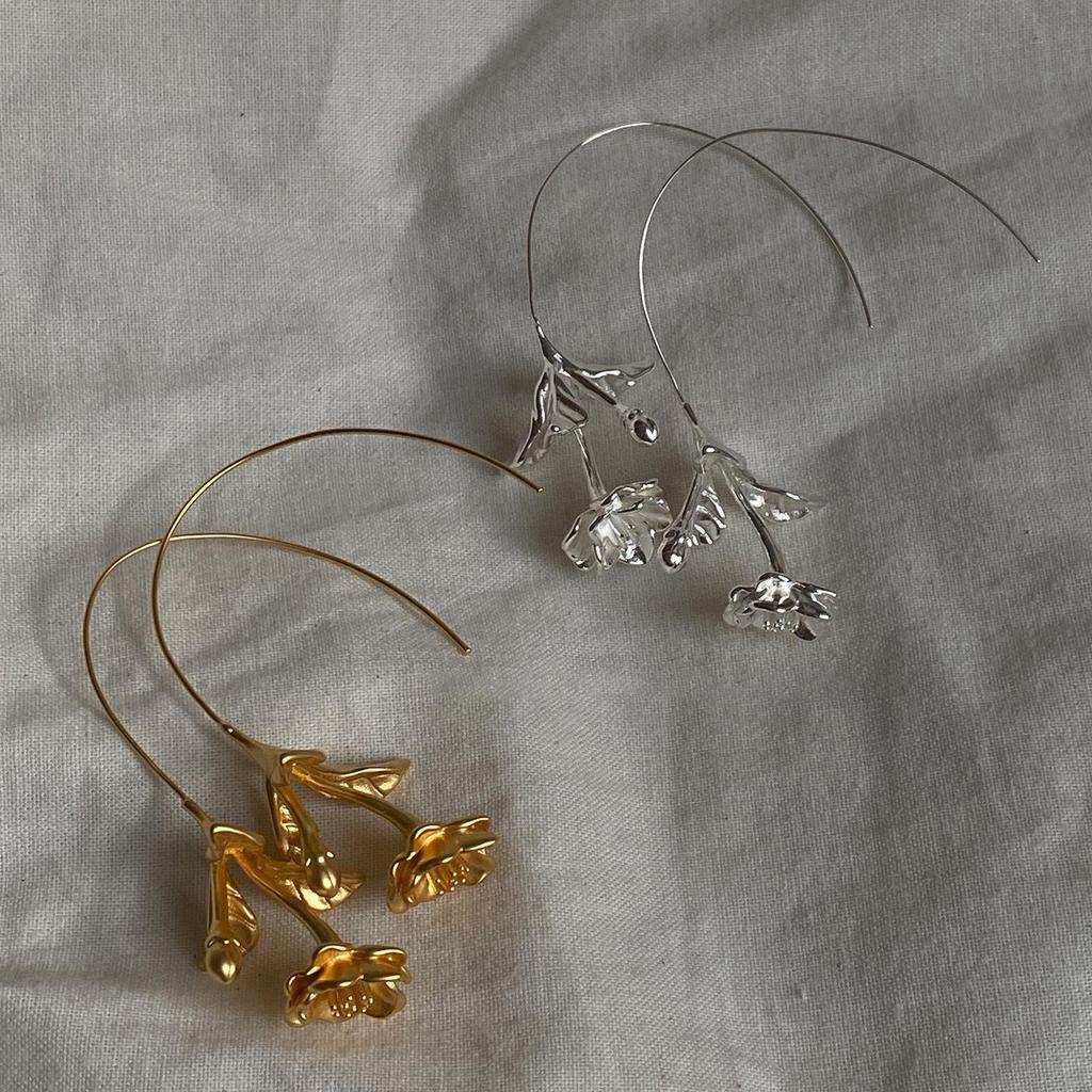 Versatile High-End Style Flower Pendant Earrings: Simple & Unique Ear Studs