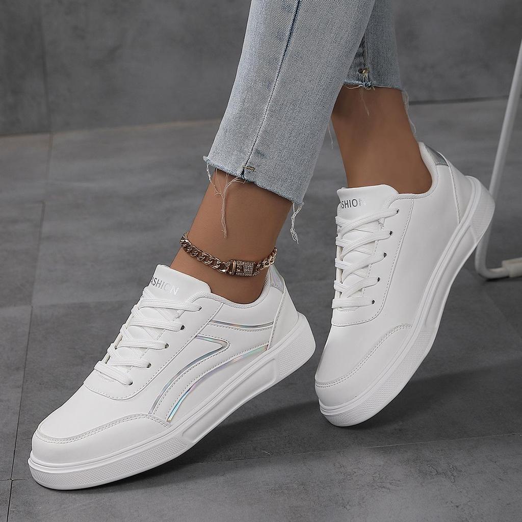 Plus Size White Skate Shoes for Women - Stylish, Breathable, Lightweight, Easy-to-Match Casual High School Sports Shoes, Korean Style.
